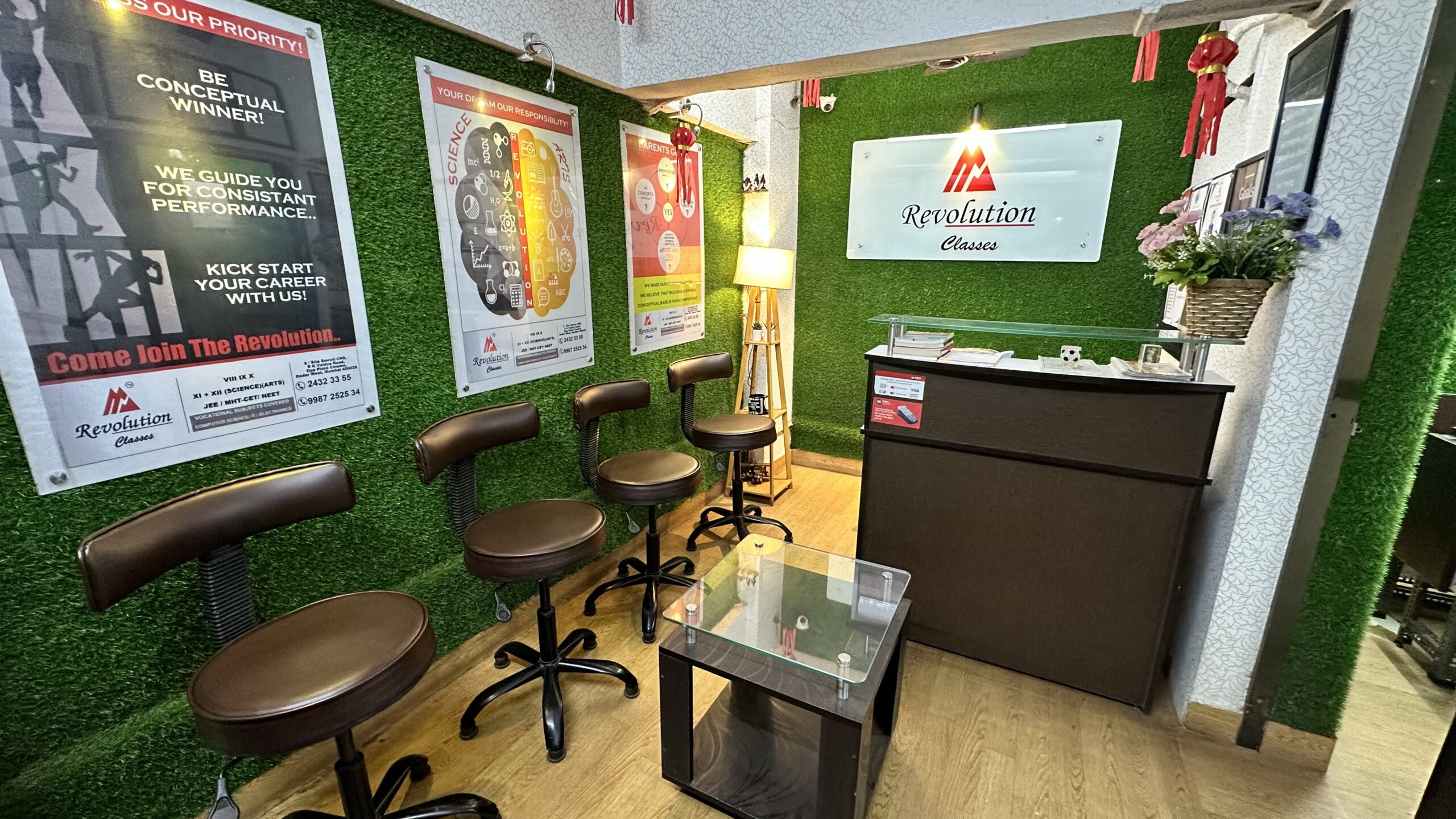Revolution Class Lounge